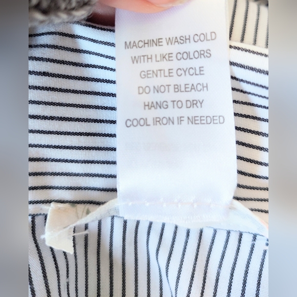 Wildflower Apparel XL Long Sleeve Button Down Shirt  Cropped Black White Stripe - Picture 8 of 8